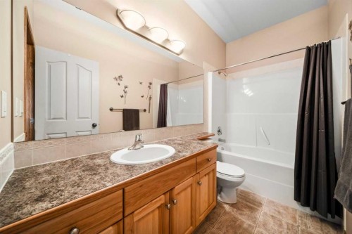 69 Alberts Close, Red Deer, AB - Indoor Photo Showing Bathroom