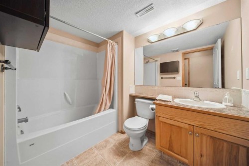 69 Alberts Close, Red Deer, AB - Indoor Photo Showing Bathroom