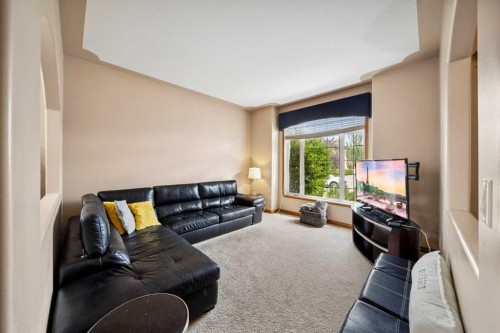 69 Alberts Close, Red Deer, AB - Indoor Photo Showing Living Room