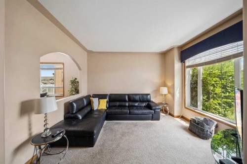 69 Alberts Close, Red Deer, AB - Indoor Photo Showing Other Room