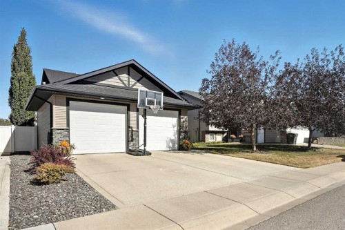 8 Van Dorp Street, Red Deer, AB - Outdoor