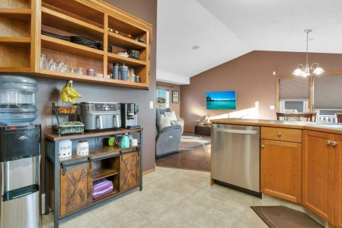 15 Jacobs Close, Red Deer, AB - Indoor Photo Showing Kitchen