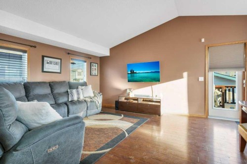 15 Jacobs Close, Red Deer, AB - Indoor Photo Showing Living Room