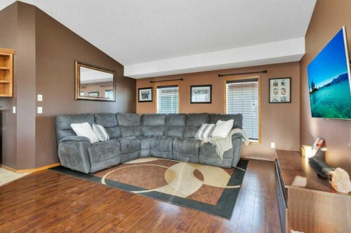15 Jacobs Close, Red Deer, AB - Indoor Photo Showing Living Room