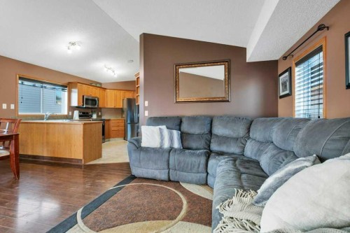 15 Jacobs Close, Red Deer, AB - Indoor Photo Showing Living Room