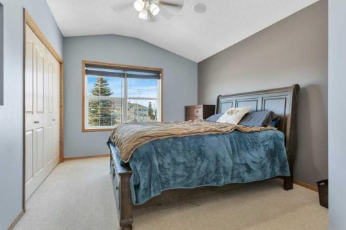 15 Jacobs Close, Red Deer, AB - Indoor Photo Showing Bedroom