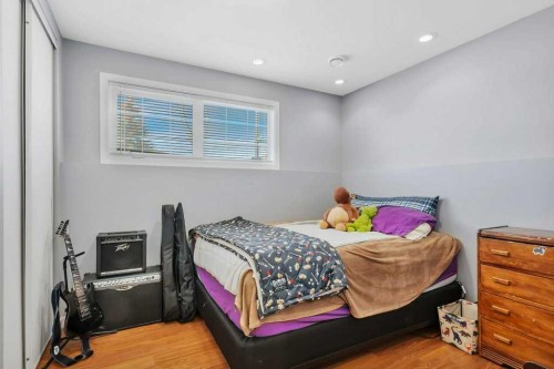15 Jacobs Close, Red Deer, AB - Indoor Photo Showing Bedroom