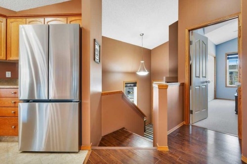 15 Jacobs Close, Red Deer, AB - Indoor Photo Showing Kitchen