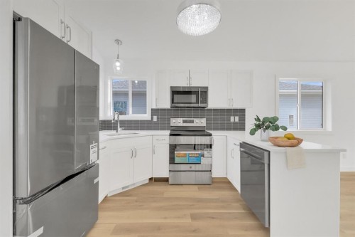 4812 55 Avenue, Bentley, AB - Indoor Photo Showing Kitchen With Upgraded Kitchen