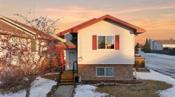 1 Duval Crescent  Red Deer, AB T4R 2Y7