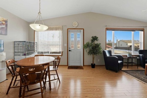 1 Duval Crescent, Red Deer, AB - Indoor Photo Showing Dining Room