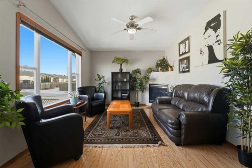 1 Duval Crescent, Red Deer, AB - Indoor Photo Showing Living Room
