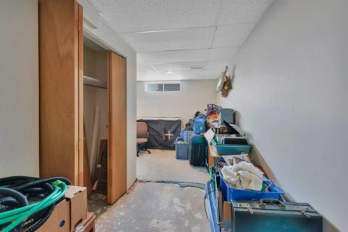 52 Roland, Red Deer, AB - Indoor