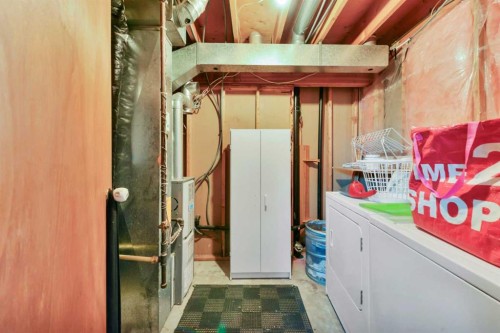 52 Roland, Red Deer, AB - Indoor