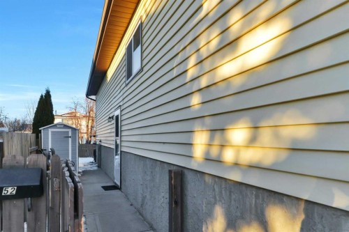 52 Roland, Red Deer, AB - Outdoor