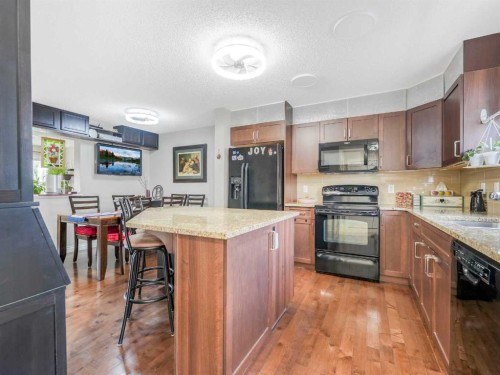234 Robinson Drive, Leduc, AB - Indoor Photo Showing Kitchen