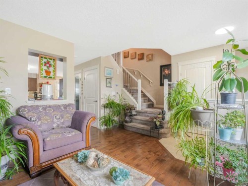 234 Robinson Drive, Leduc, AB - Indoor Photo Showing Living Room