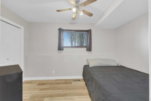 16 Parson Drive, Sylvan Lake, AB - Indoor Photo Showing Bedroom