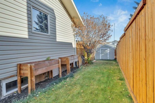 16 Parson Drive, Sylvan Lake, AB - Outdoor With Exterior