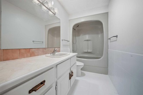 32 Huget Crescent, Red Deer, AB - Indoor Photo Showing Bathroom