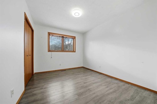 32 Huget Crescent, Red Deer, AB - Indoor Photo Showing Other Room