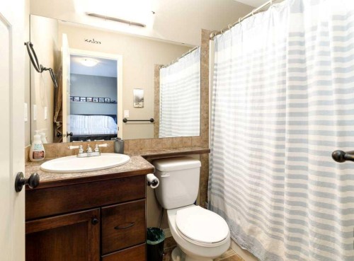 28 Vanson Close Se, Red Deer, AB - Indoor Photo Showing Bathroom