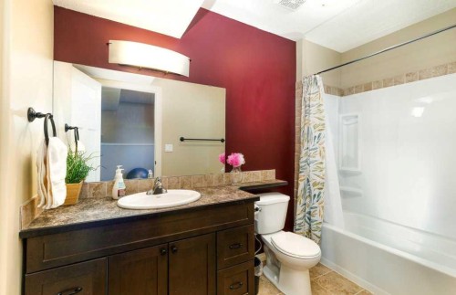 28 Vanson Close Se, Red Deer, AB - Indoor Photo Showing Bathroom