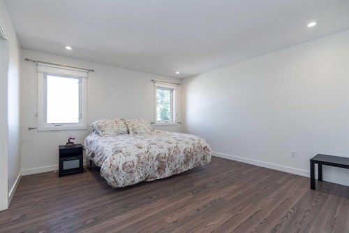 68 Thompson Crescent, Red Deer, AB - Indoor Photo Showing Bedroom