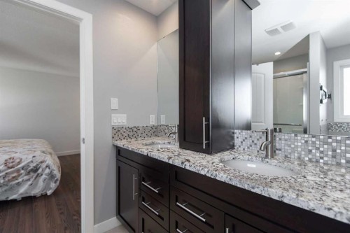 68 Thompson Crescent, Red Deer, AB - Indoor Photo Showing Bathroom