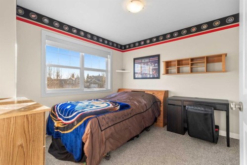 7008 Henners Gate, Lacombe, AB - Indoor Photo Showing Bedroom