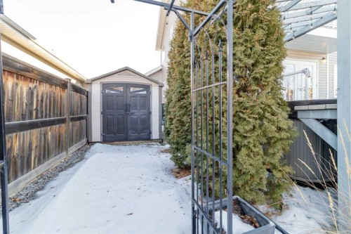 7008 Henners Gate, Lacombe, AB - Outdoor With Exterior