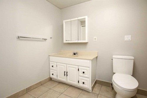 69 Erickson Drive, Red Deer, AB - Indoor Photo Showing Bathroom