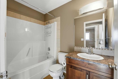 36 Ibbotson Close, Red Deer, AB - Indoor Photo Showing Bathroom