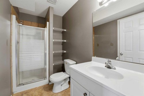 36 Ibbotson Close, Red Deer, AB - Indoor Photo Showing Bathroom