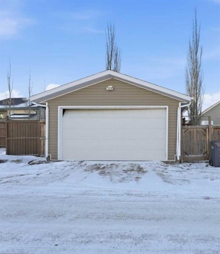 36 Ibbotson Close, Red Deer, AB - Outdoor