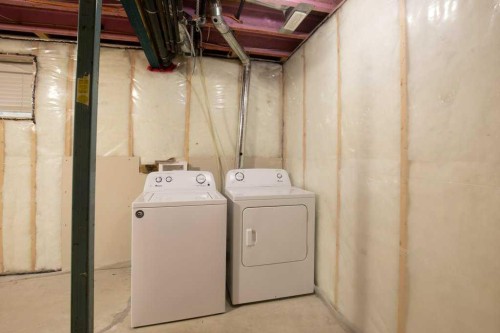 25 Ross Close, Sylvan Lake, AB - Indoor Photo Showing Laundry Room