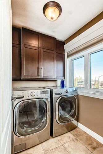 92 Allwright Close, Red Deer, AB - Indoor Photo Showing Laundry Room