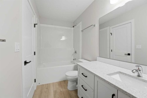 82 Bruns Crescent, Lacombe, AB - Indoor Photo Showing Bathroom