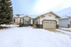 31 Armitage Close  Red Deer, AB T4R 2K5