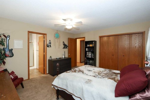 31 Armitage Close, Red Deer, AB 