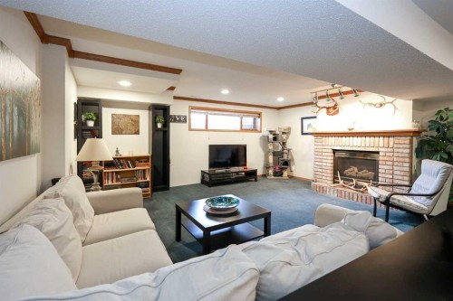 31 Armitage Close, Red Deer, AB 