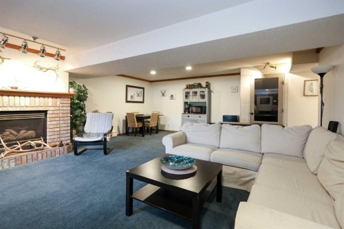 31 Armitage Close, Red Deer, AB 