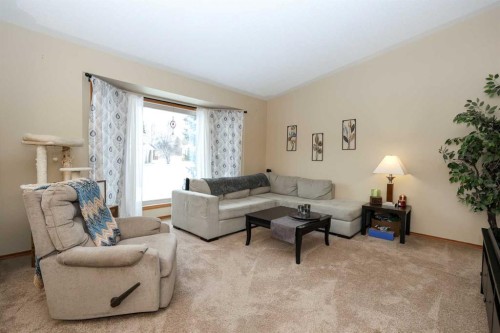 31 Armitage Close, Red Deer, AB 