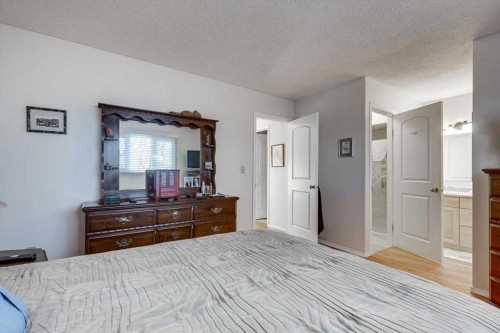 40 Nielsen Close, Red Deer, AB - Indoor Photo Showing Bedroom