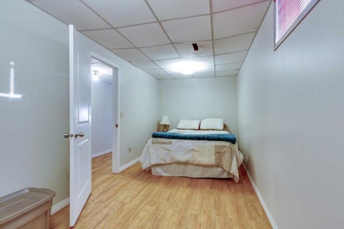 40 Nielsen Close, Red Deer, AB - Indoor Photo Showing Other Room