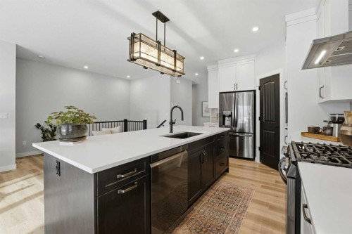 7 Thorne Place, Red Deer, AB - Indoor Photo Showing Kitchen With Upgraded Kitchen