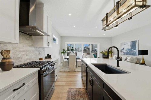 7 Thorne Place, Red Deer, AB - Indoor Photo Showing Kitchen With Upgraded Kitchen