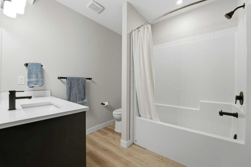 7 Thorne Place, Red Deer, AB - Indoor Photo Showing Bathroom