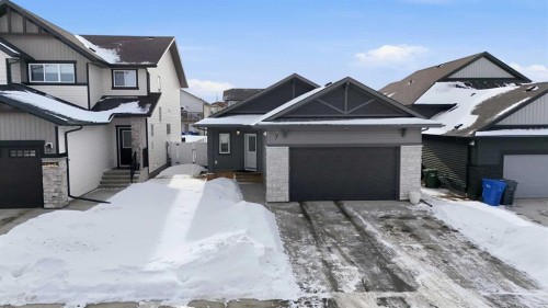 7 Thorne Place, Red Deer, AB - Outdoor With Facade