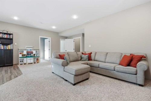 34 Cambridge Close, Blackfalds, AB 